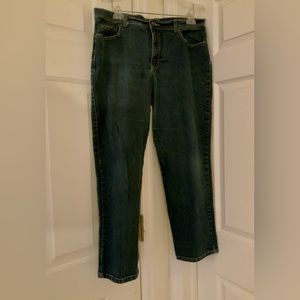 GLORIA VANDERBILT, STRETCH BLEND DENIM. Mom jeans, Short 16.